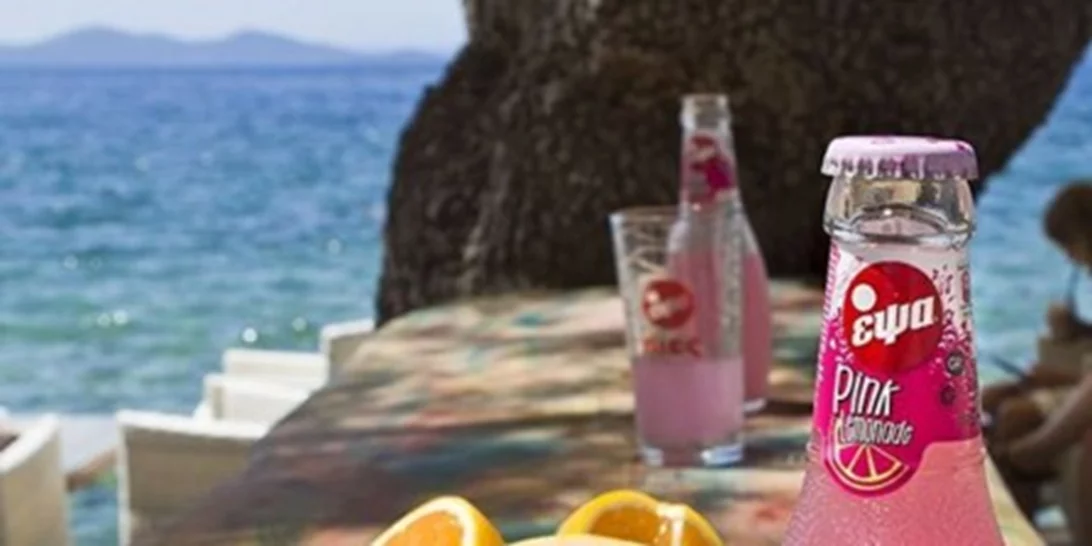 Pink Lemonade: Αυτό είναι το νέο αναψυκτικό που θα λατρέψεις αυτό το καλοκαίρι!