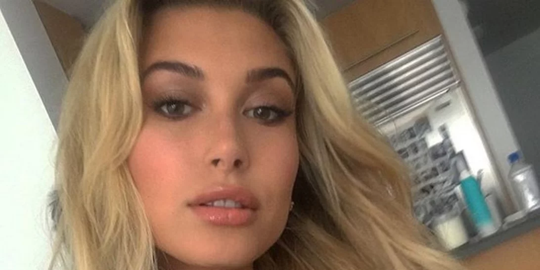 Hailey Baldwin: Κυκλοφόρησε τη δική της σειρά αξεσουάρ