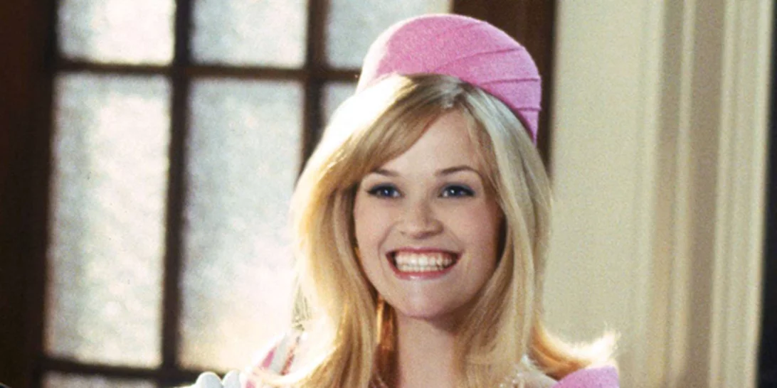 Reese Witherspoon: Ξαναφοράει τα outfits από την "Εκδίκηση της ξανθιάς"