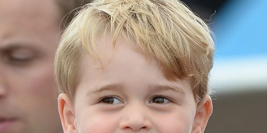 Ο πρίγκιπας George μεγάλωσε: Στην πρώτη επίσημη εμφάνιση με τους γονείς του