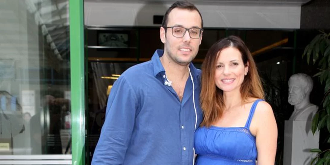 Ελένη Καρποντίνη - Βασίλης Λιάτσος: Οι φωτογραφίες από την έξοδο από το μαιευτήριο