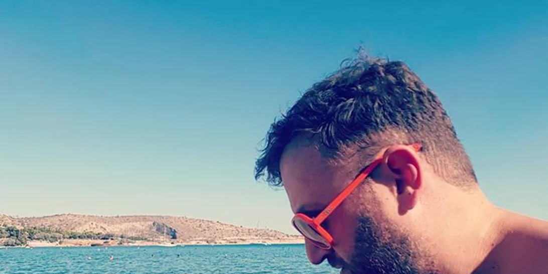Αργύρης Αγγέλου: Το ξεκαρδιστικό βίντεο με την Σοφία Βογιατζάκη από την παραλία