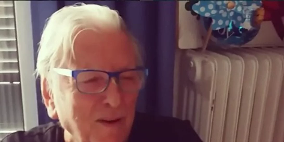 Κώστας Βουτσάς: Δες τον να νανουρίζει το νεογέννητο Φοίβο!