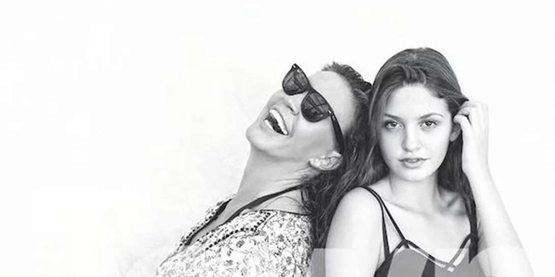 Βάνα Μπάρμπα:  Έγινε 50 και φωτογραφίζεται με την 15χρονη κόρη της