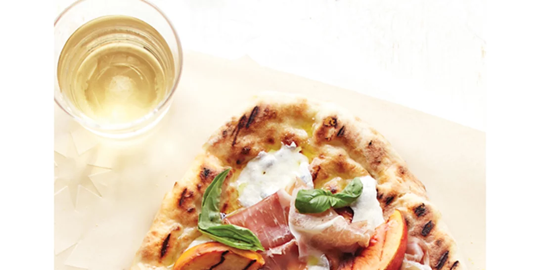 Η πίτσα με ροδάκινο και προσούτο θα είναι η νέα αγαπημένη σου