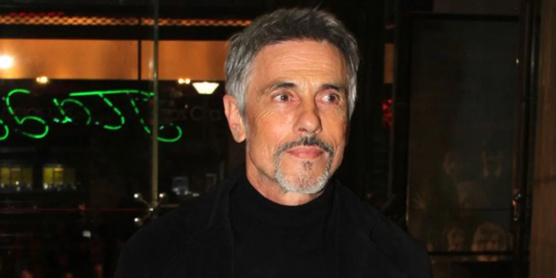 Αγνώριστος ο Σταύρος Ζαλμάς! Δες το νέο του look