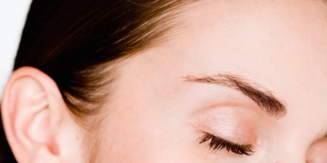 Εσύ ξέρεις τι είναι το face dry brushing; Γιατί το συστήνουν όλοι;