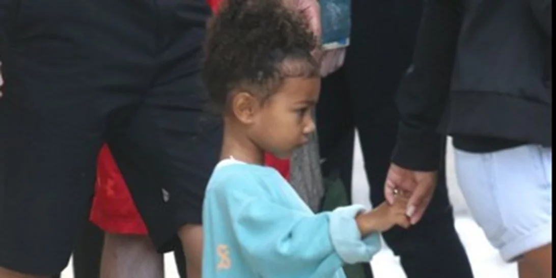 Η North West παρακολούθησε το show του μπαμπά της μαζί με τον μικρό αδελφό της!