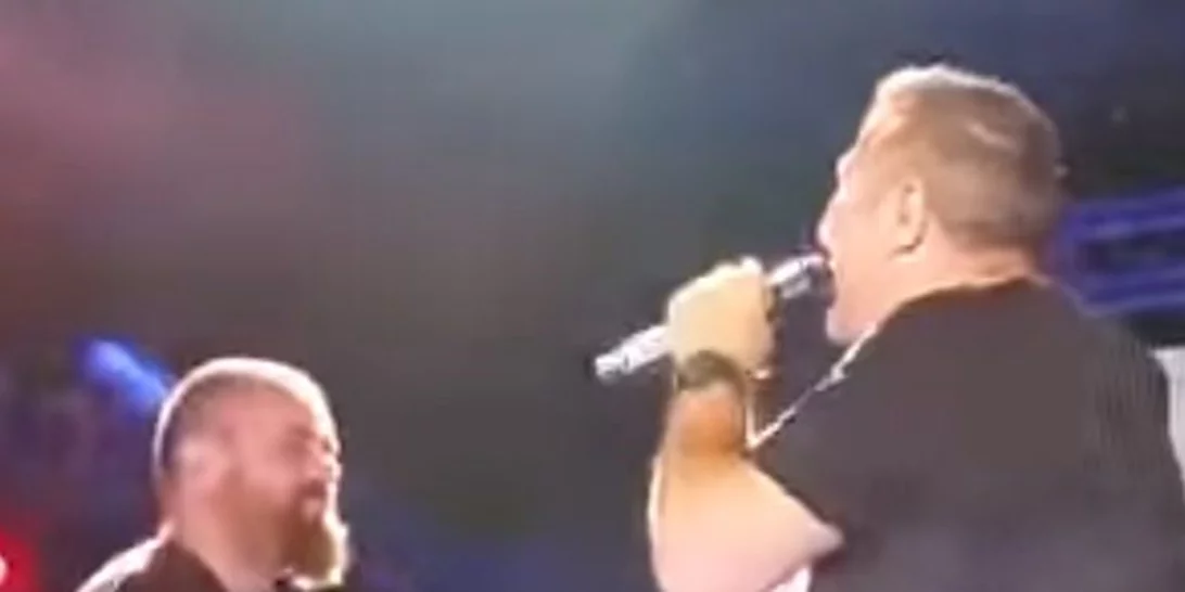 Αντώνης Ρέμος: Δείτε πώς αντέδρασε όταν θαυμάστρια του «όρμηξε» στη σκηνή