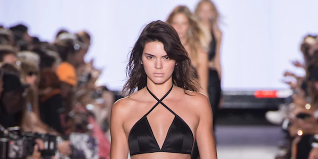 Alexander Wang: 10+1 looks που ξεχωρίσαμε από τη συλλογή Άνοιξη/Καλοκαίρι 2017