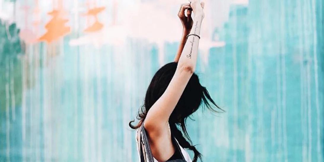 Μία πρόσφατη μελέτη λέει ότι το Facebook μπορεί να σε κάνει χαρούμενη