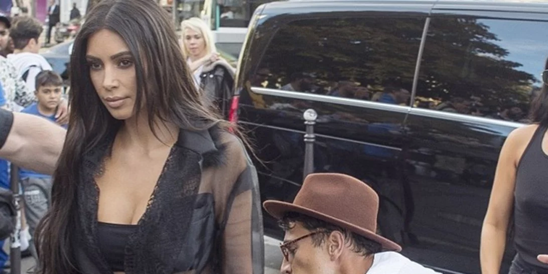 Kim Kardashian: Καρέ - καρέ η επίθεση που δέχθηκε από θαυμαστή της