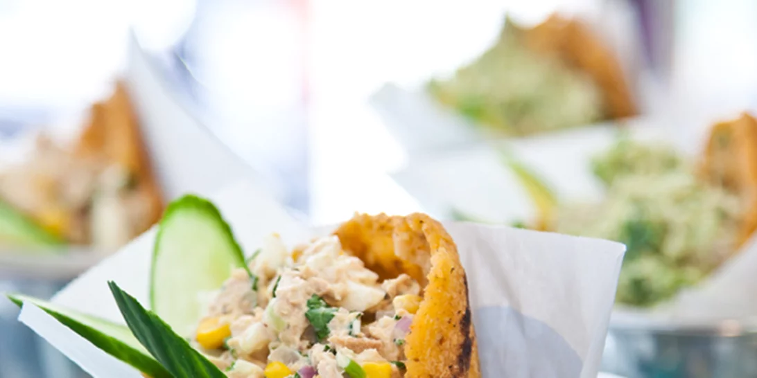 Los Loros: Το street food της Βενεζουέλας και της Κολομβίας στο κέντρο της Αθήνας