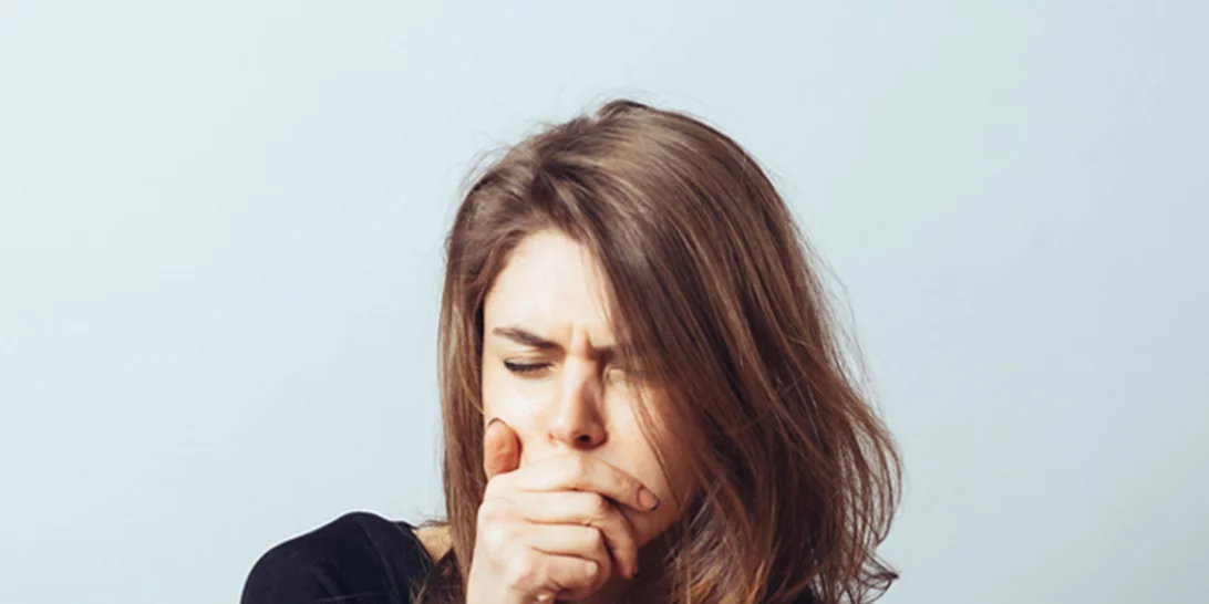 Ταλαιπωρείσαι από πονόλαιμο και βήχα; Αυτή είναι η απόλυτη λύση στο πρόβλημα