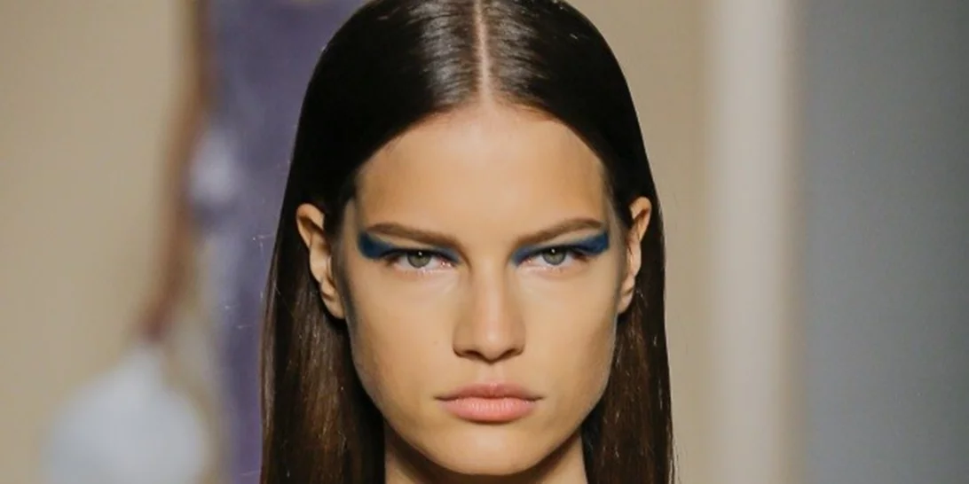 Victoria Beckham SS17 Beauty Look: Όλες οι λεπτομέρειες, οι τάσεις και τα προϊόντα!