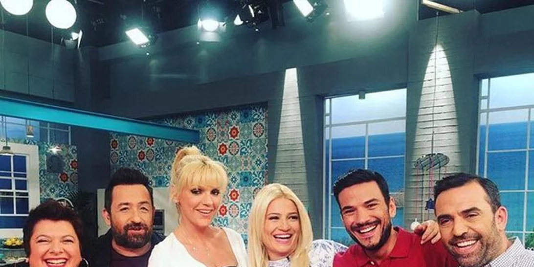 Το Πρωινό: Η σκληρή κριτική σε Καρύδη-Αθερίδη για το κοινό εξώφυλλο στο κρεβάτι