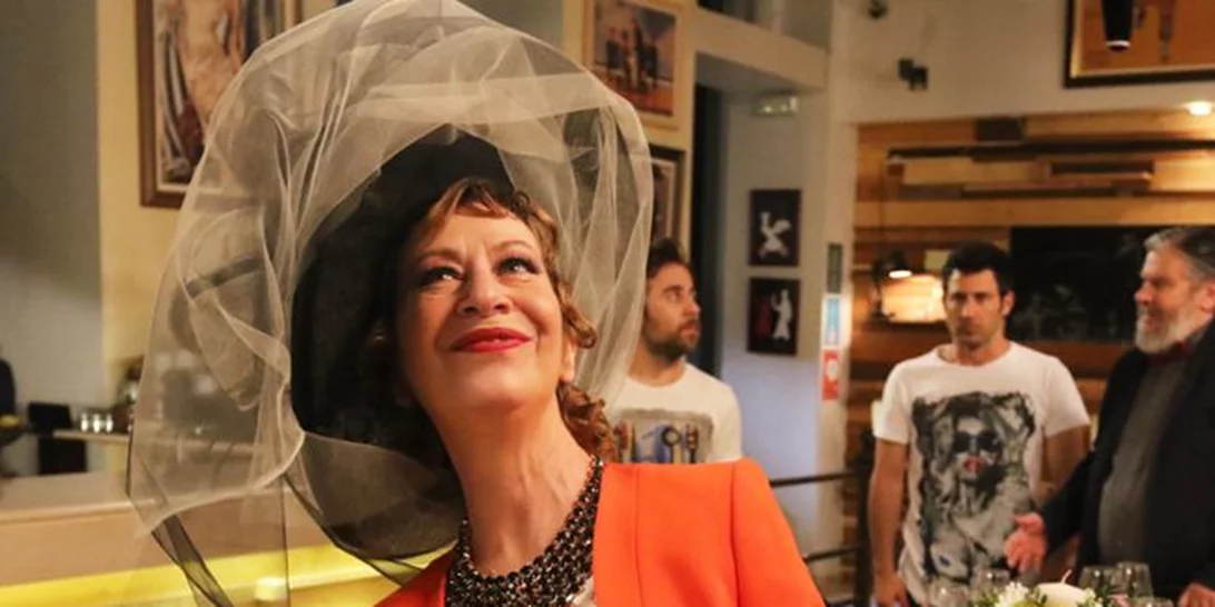 Ο Daddy Cool γίνεται Daddy Fool και κάνει πρεμιέρα απόψε!