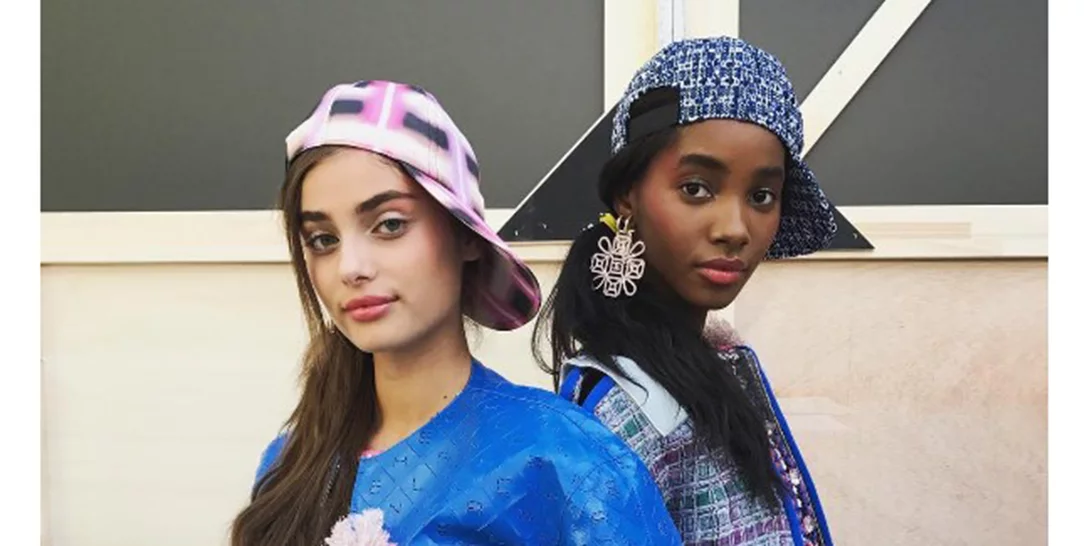 Chanel Insta: Μέσα στη... μητρική κάρτα του οίκου για τη νέα συλλογή Άνοιξη/ Καλοκαίρι 2017 (φωτογραφίες)