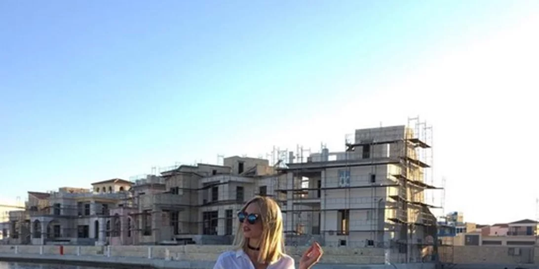 Star Style Tips: Αυτό είναι το βασικό κομμάτι της γκαρνταρόμπας των επωνύμων και πώς το συνδυάζουν