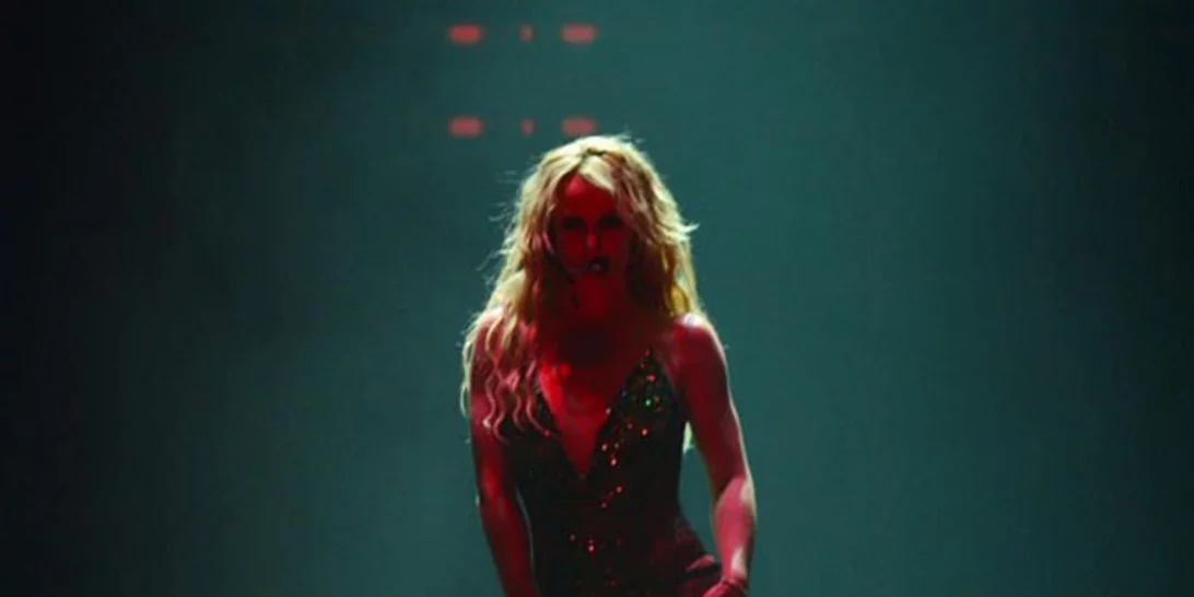 Britney Spears: Το ατύχημα με το σουτιέν της επί σκηνής (βίντεο)