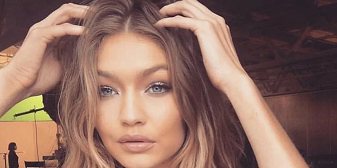 Gigi Hadid: Υποδύεται τη Melania Trump και "σπάει" το Internet! (βίντεο)