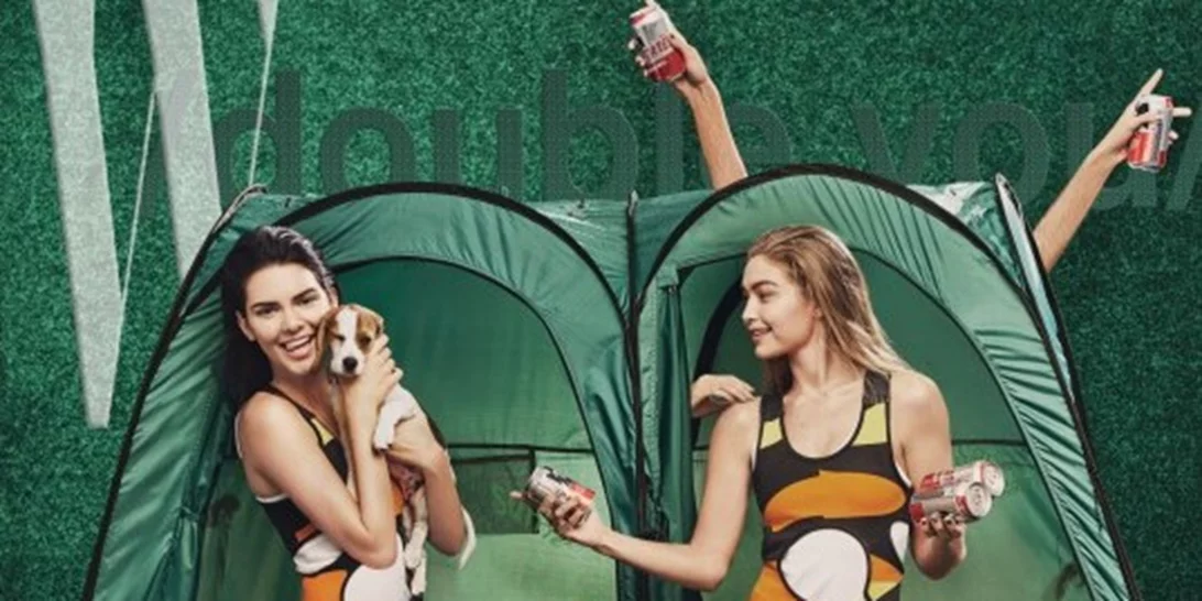 Jenner - Hadid: Το photoshop στην κοινή τους φωτογράφιση ξεπέρασε κάθε προηγούμενο