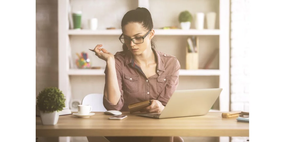 4 τρόποι για να βελτιώσεις την υγεία σου στο γραφείο