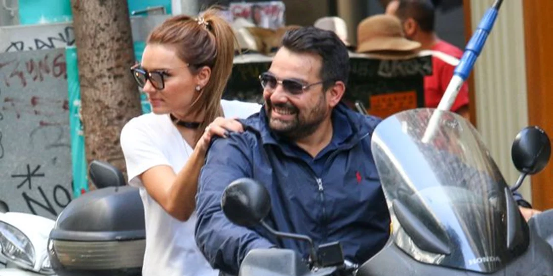 Ελένη Τσολάκη: Βόλτα με το σύντροφό της στο κέντρο της Αθήνας