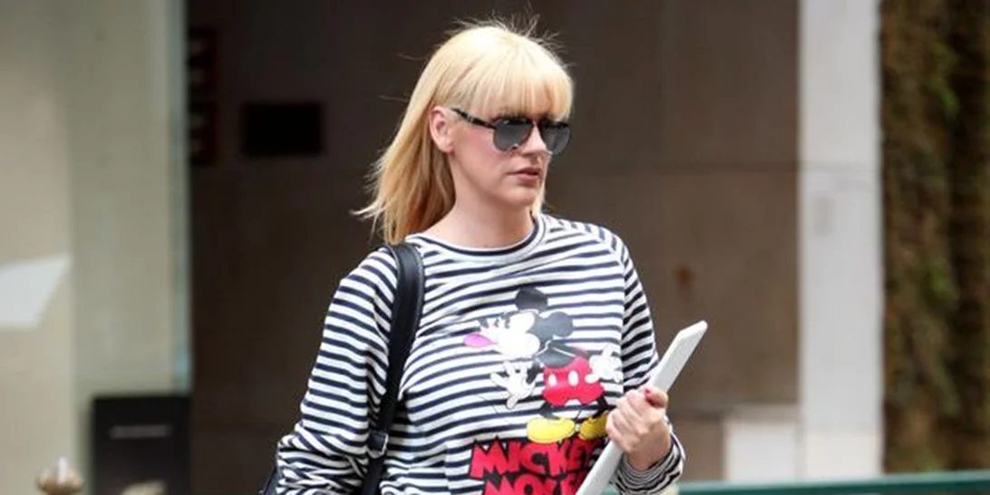 Σάσα Σταμάτη: Βόλτα στο Κολωνάκι με εντυπωσιακό look!