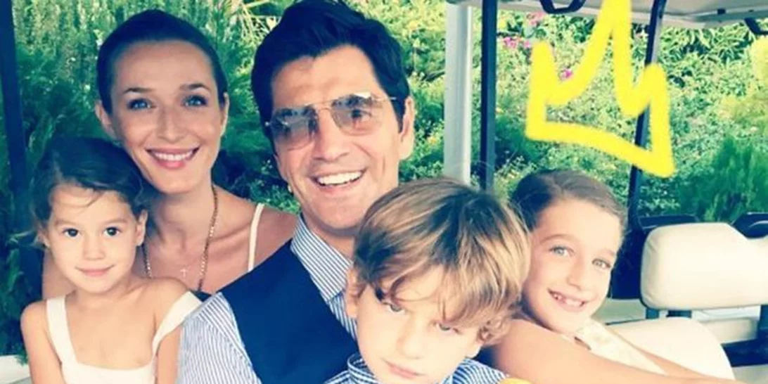 Σάκης Ρουβάς - Κάτια Ζυγούλη: Δείτε τους να κάνουν ποδήλατο με τα παιδιά τους