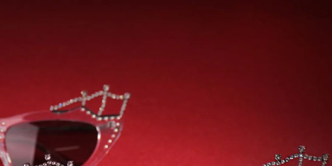 Party Sunglasses: Τα πιο εντυπωσιακά και λαμπερά γυαλιά ηλίου