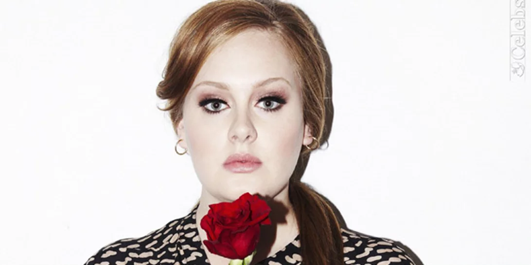 Η απίστευτη αντίδραση της Adele όταν την επισκέφθηκε νυχτερίδα στη σκηνή