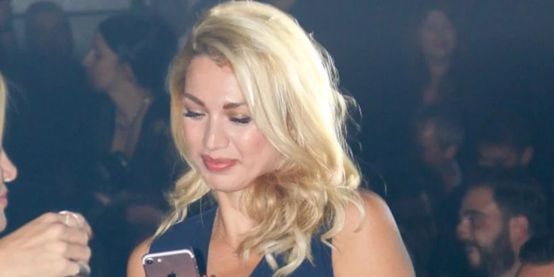 Κωνσταντίνα Σπυροπούλου: Η συνάντηση με τον Γιώργο Κοτσοβό και τη νέα του αγαπημένη που εξελίχθηκε σε επεισόδιο!