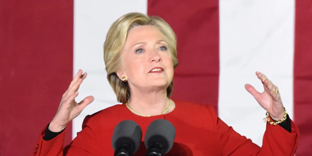 Hillary Clinton: Tα outfit της το βράδυ των εκλογών