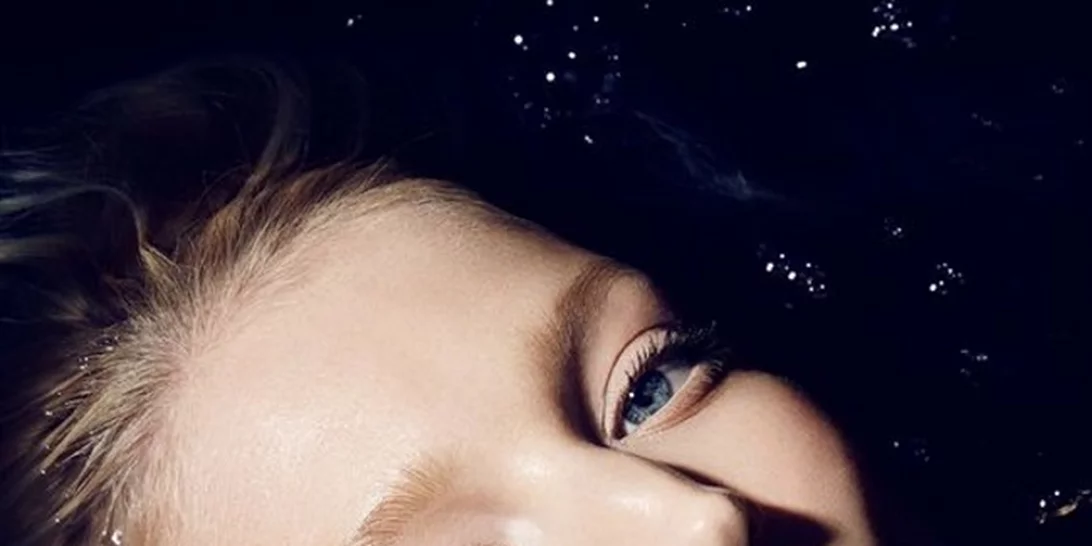 Βαριέσαι να καθαρίζεις το πρόσωπό σου; Κι όμως, η διαδικασία αυτή ποτέ δεν ήταν πιο εύκολη!