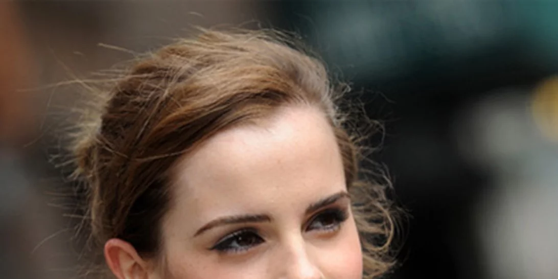 Emma Watson: Κυκλοφόρησε νέα φωτογραφία της ως Belle από την Πεντάμορφη και το Τέρας