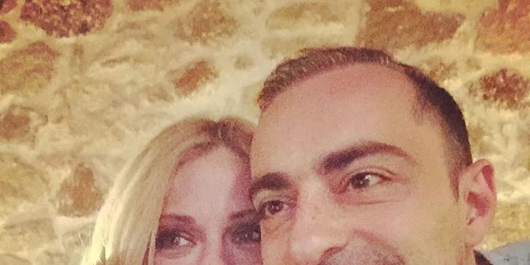 Θανάσης Αλευράς: Μας δείχνει το χριστουγεννιάτικο δέντρο του