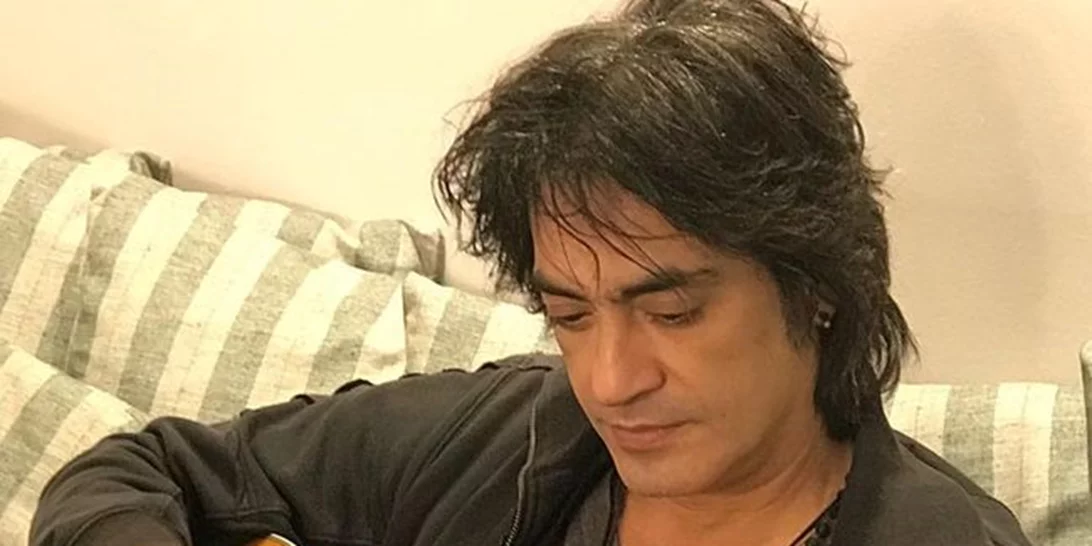 Διονύσης Σχοινάς:  «Ακόμα και στο Instagram γκρινιάζεις»