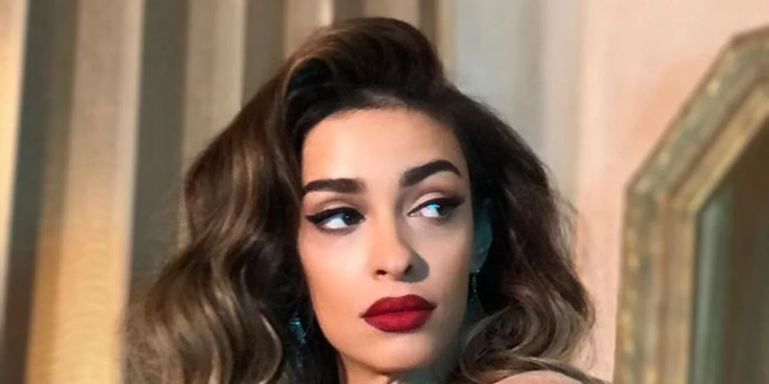 Ελένη Φουρέιρα: Οι σέξι πόζες της απολαμβάνοντας τη λάμψη του ηλίου