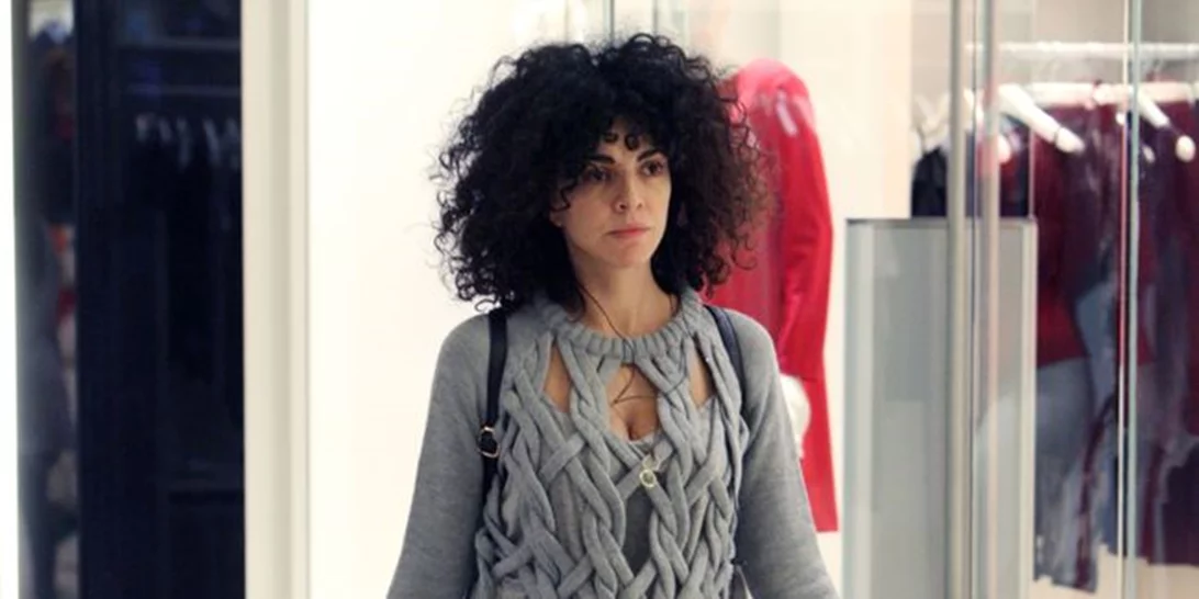 Μαρία Σολωμού: Βόλτα για ψώνια με σέξι look