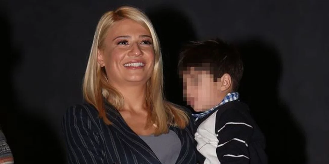 Φαίη Σκορδά: Σε επίσημη πρεμιέρα με το γιο της Δημήτρη