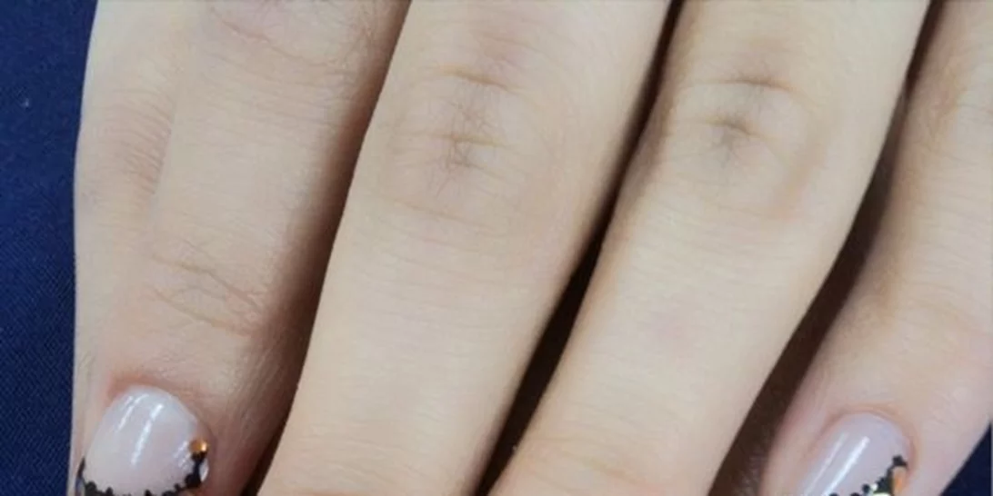 #maniMonday: Η πρώτη έμπνευση για super χριστουγεννιάτικα σχέδια για νύχια