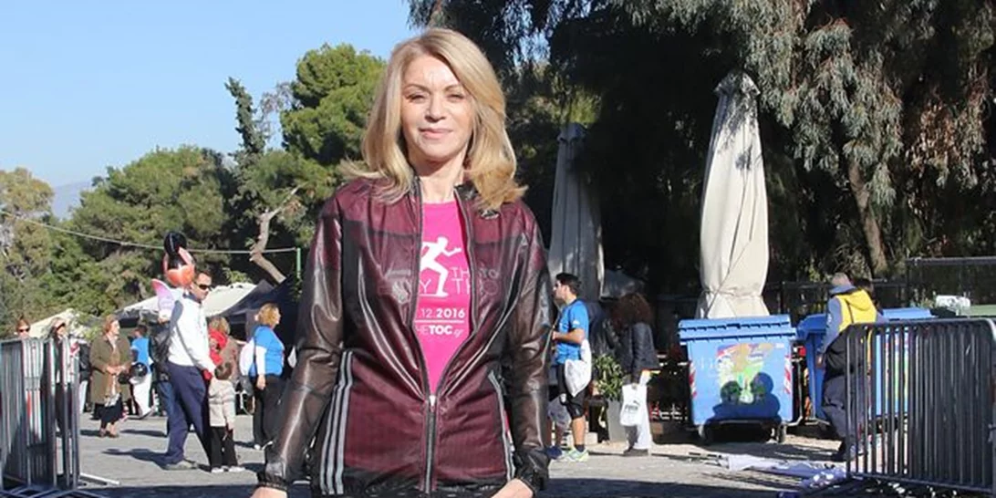 Έλλη Στάη: Με αθλητικό look και εφαρμοστό κολάν