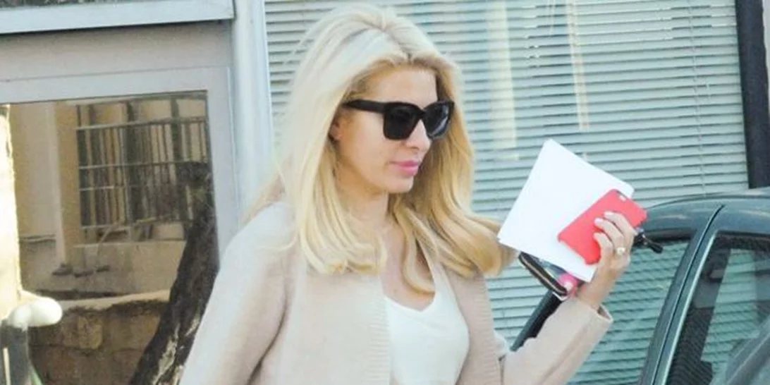 Ελένη Μενεγάκη: Οι φωτογραφίες από την επίσκεψή της στο αστυνομικό τμήμα