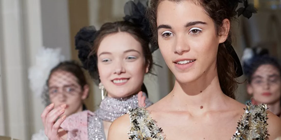 Chanel Metiers d'Art: Όλα όσα είδαμε στο χτεσινό fashion show