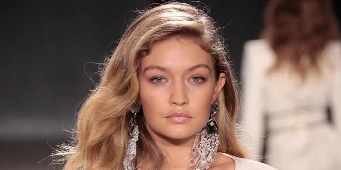 Πέτυχε το λαμπερό make up look των μοντέλων μόνο με 2 προϊόντα