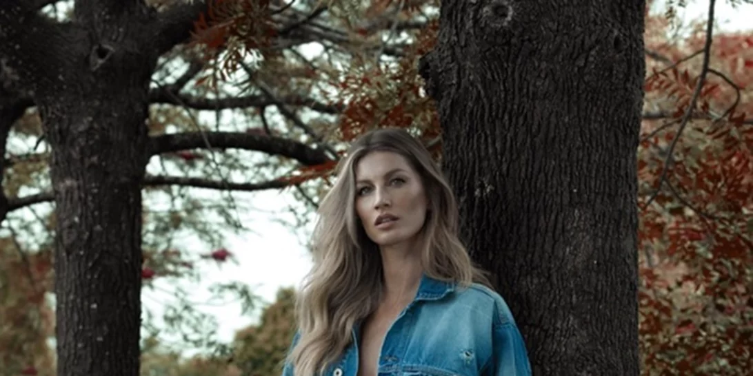 Gisele Bundchen: Το γιορτινό στιγμιότυπο από το στολισμό του δέντρου της