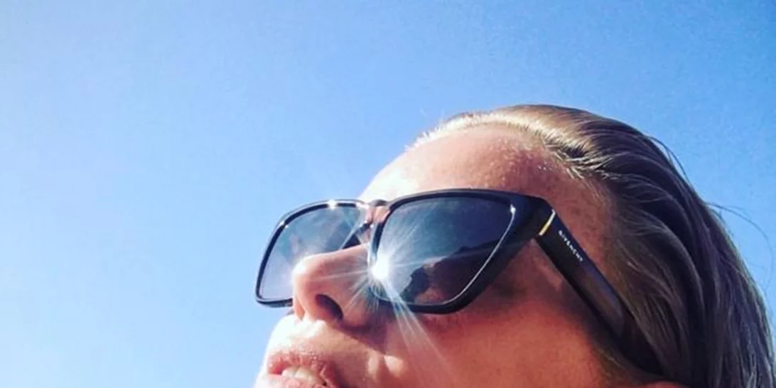 Δες την Ζέτα Μακρυπούλια όπως δεν την έχεις ξαναδεί… μόνο με το μαγιό της