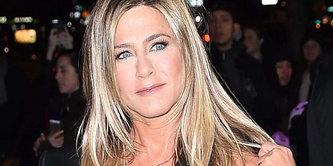 Jennifer Aniston: Εντυπωσίασε με την sexy-chic εμφάνισή της!