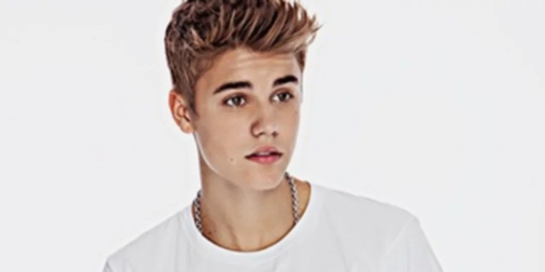 Justin Bieber: Δηλώνει απολύτως φυσιολογικός και παρακαλεί του paparazzi να μην του φωνάζουν!(Βίντεο)